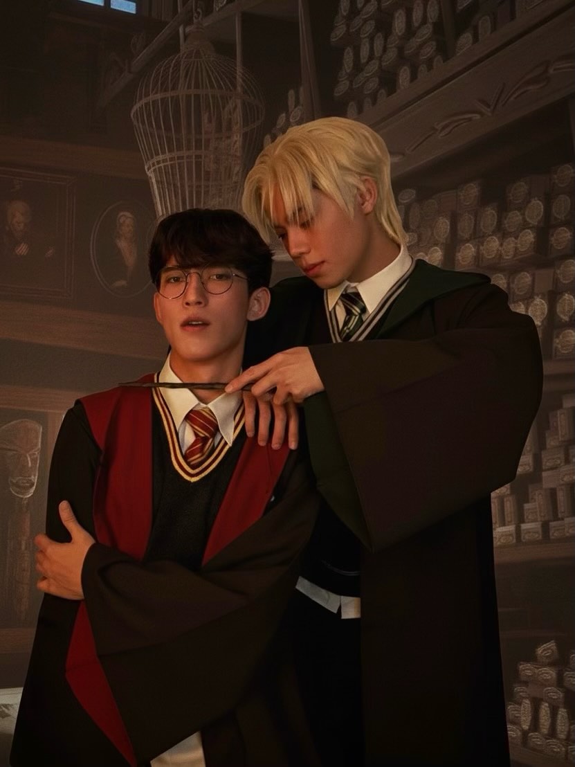 เฟริสท์ - ฉลองรัฐ นอบสำโรง