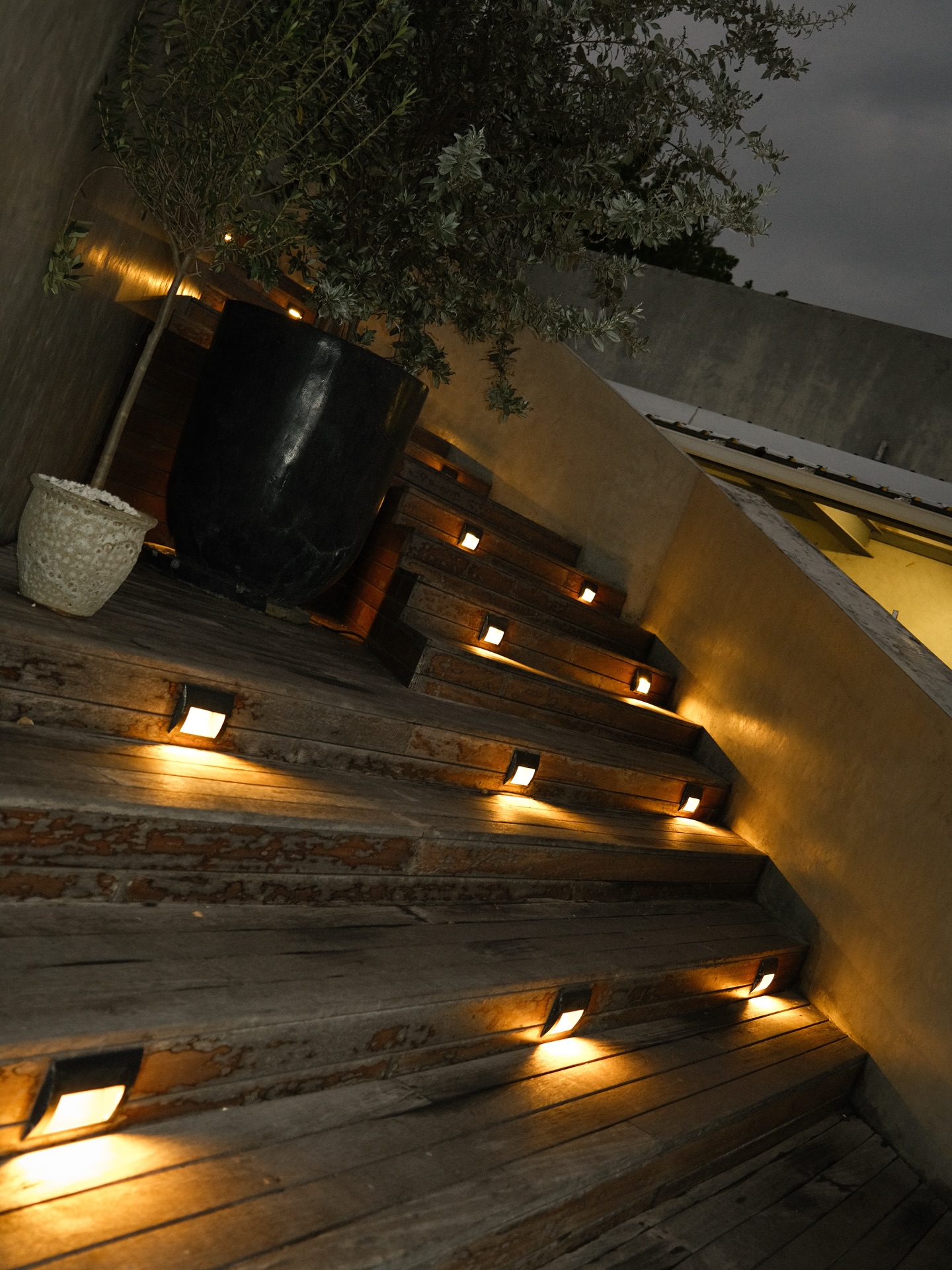 เฟริสท์ - ฉลองรัฐ นอบสำโรง