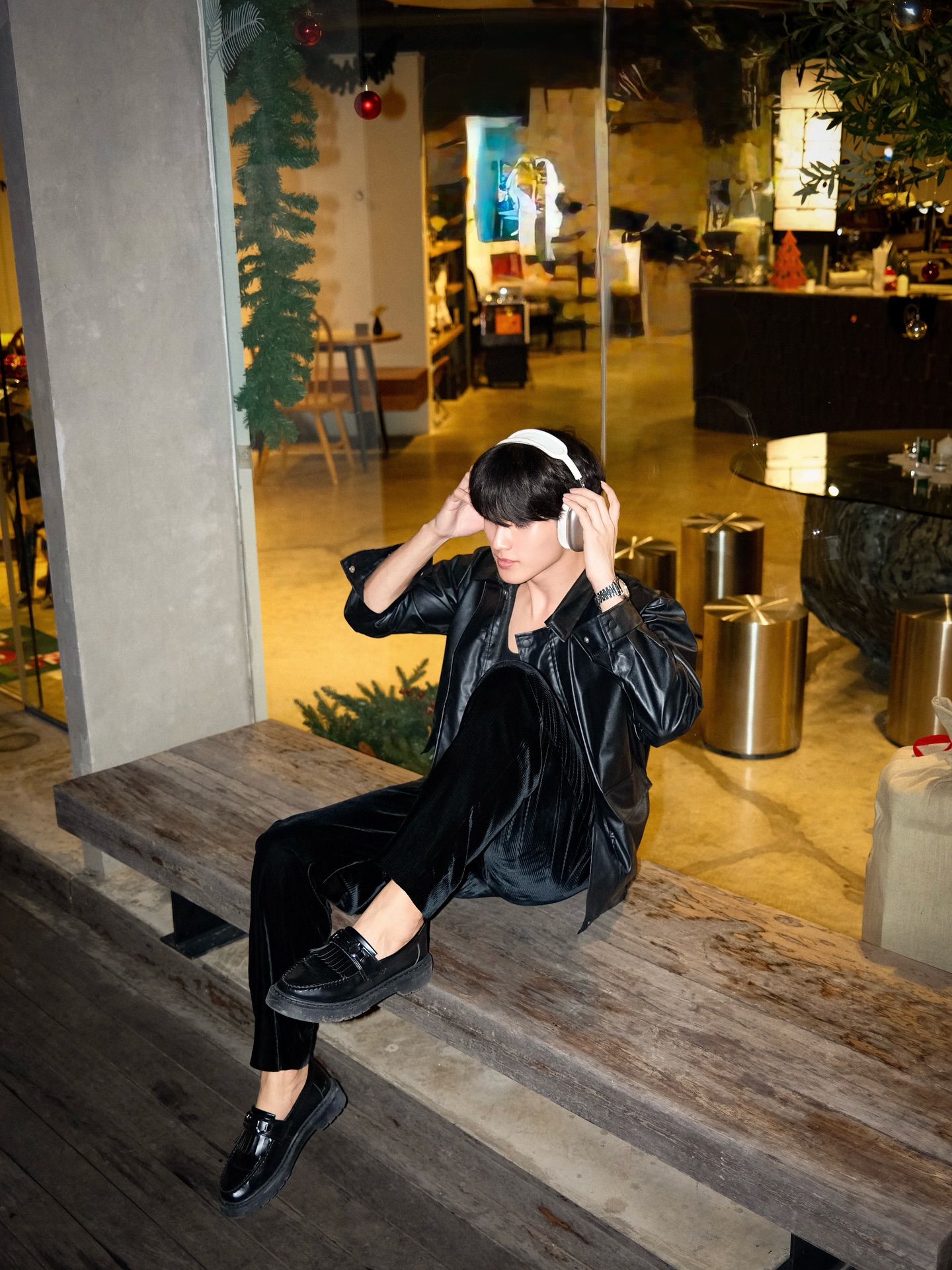 เฟริสท์ - ฉลองรัฐ นอบสำโรง