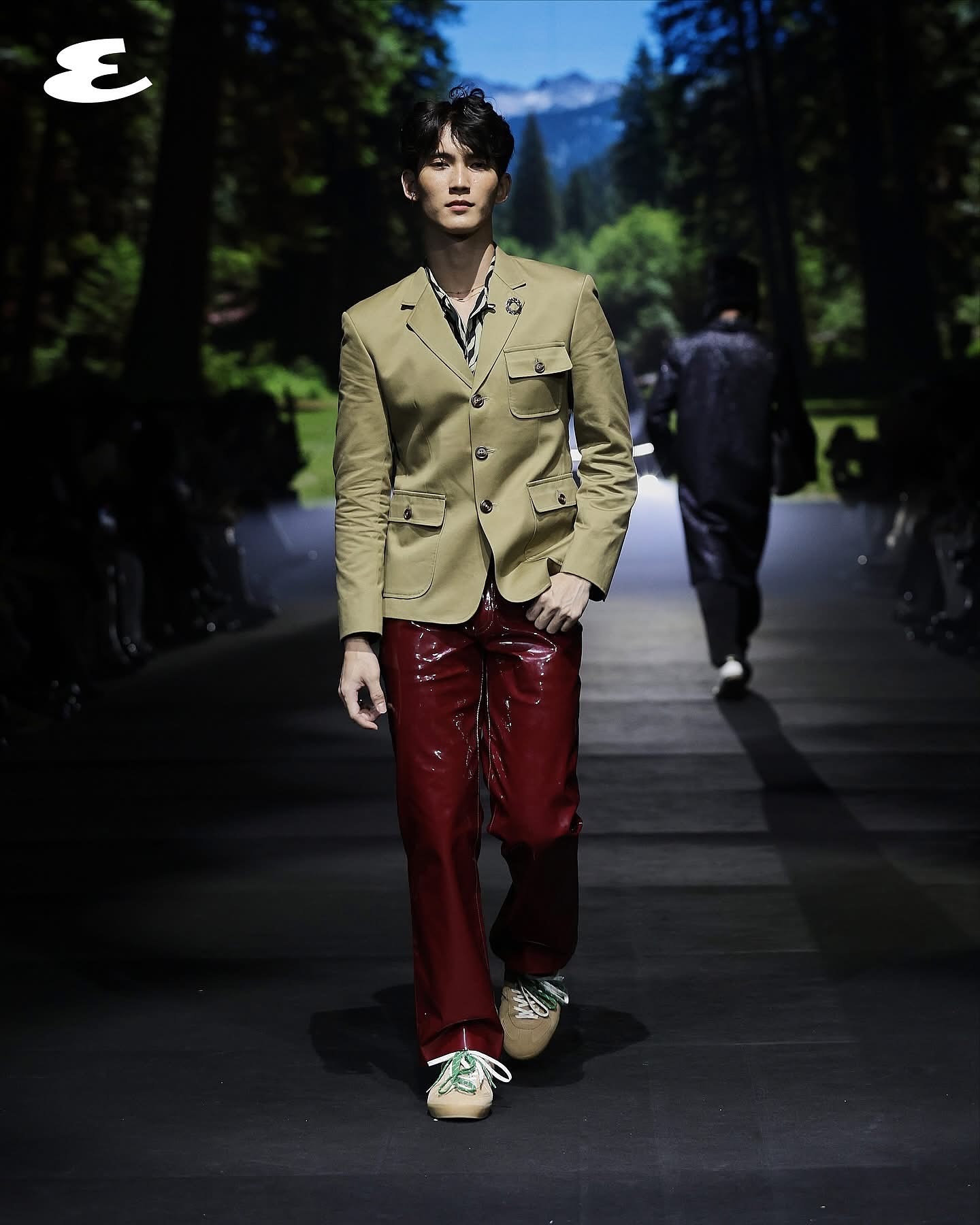 เฟริสท์ - ฉลองรัฐ นอบสำโรง