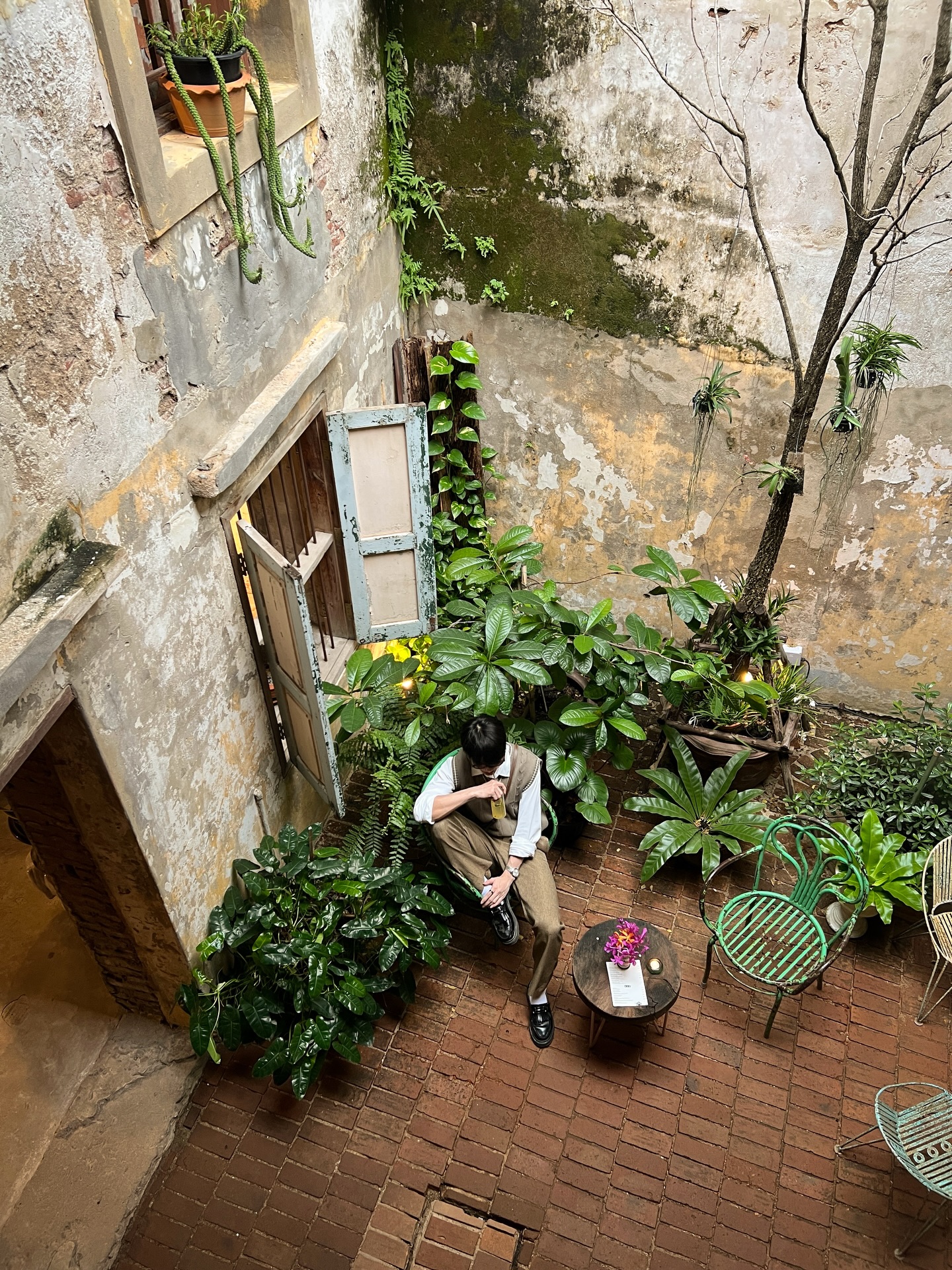 เฟริสท์ - ฉลองรัฐ นอบสำโรง