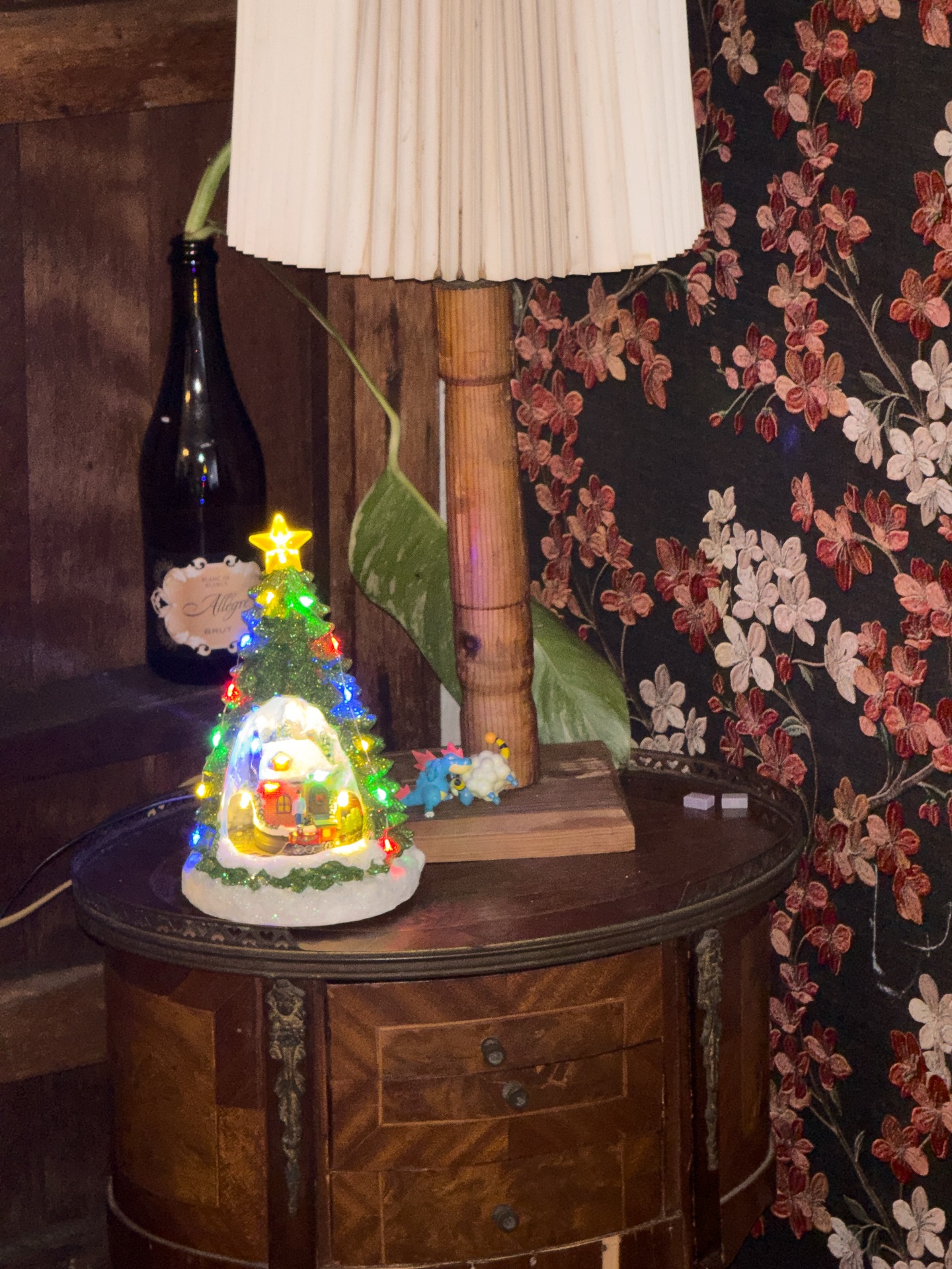 เฟริสท์ - ฉลองรัฐ นอบสำโรง