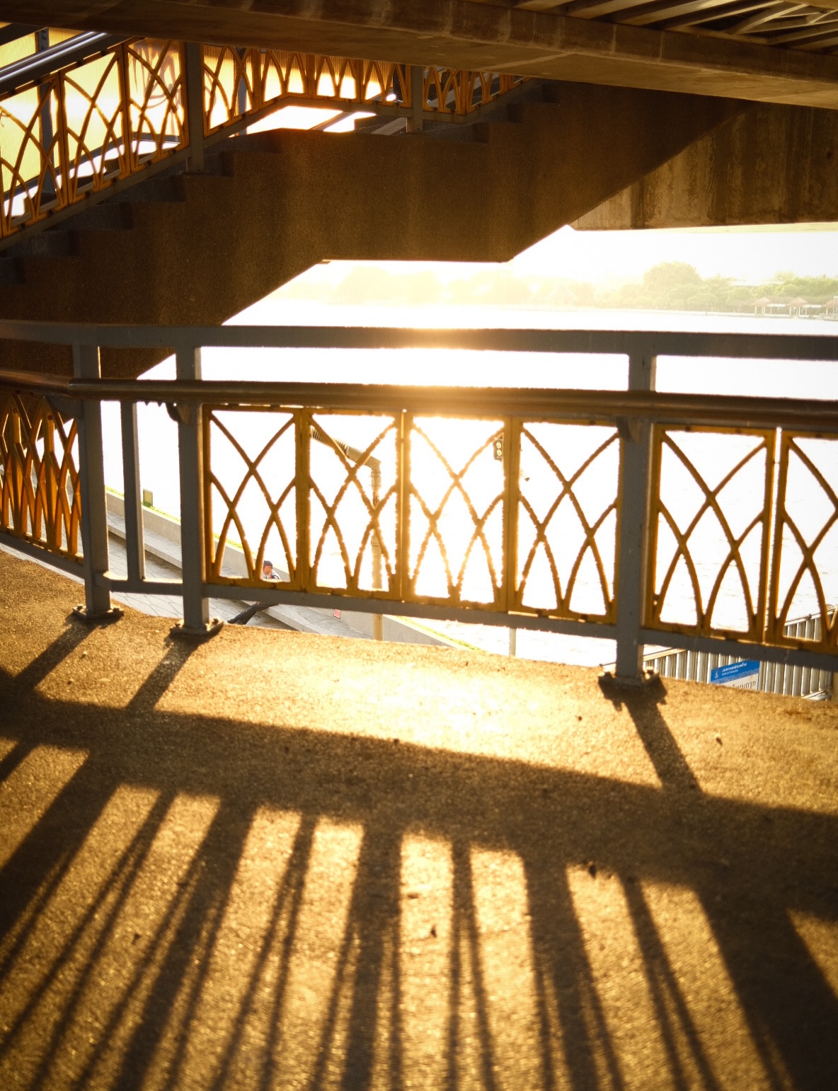 เฟริสท์ - ฉลองรัฐ นอบสำโรง