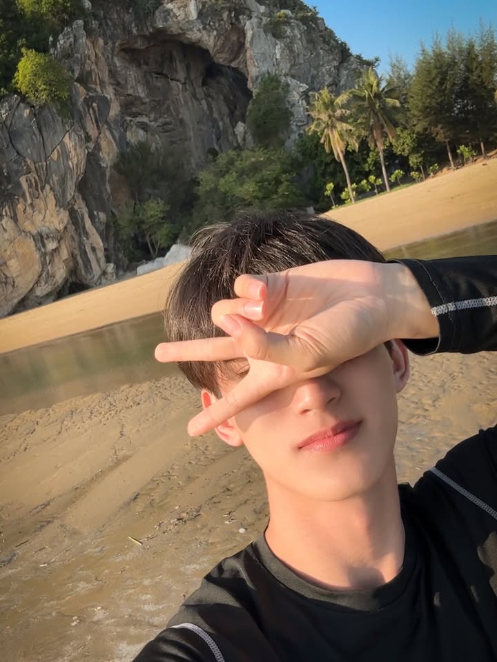 เฟริสท์ - ฉลองรัฐ นอบสำโรง