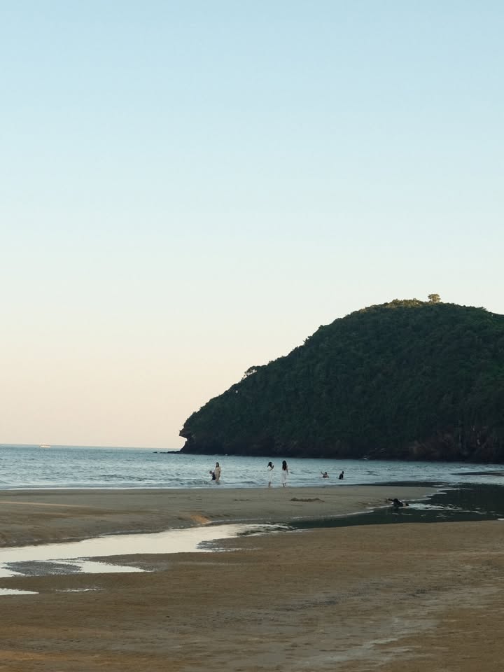 เฟริสท์ - ฉลองรัฐ นอบสำโรง