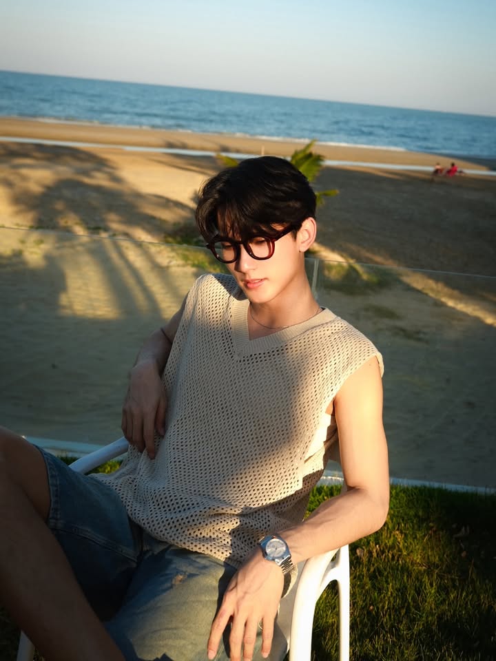 เฟริสท์ - ฉลองรัฐ นอบสำโรง