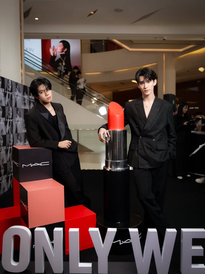 เฟริสท์ - ฉลองรัฐ นอบสำโรง