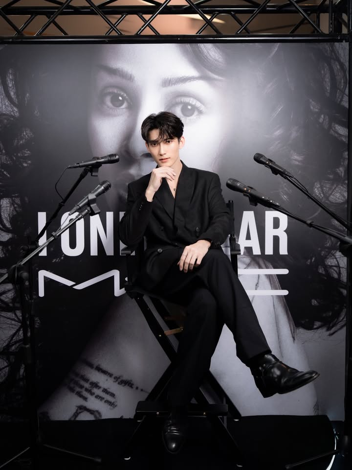 เฟริสท์ - ฉลองรัฐ นอบสำโรง