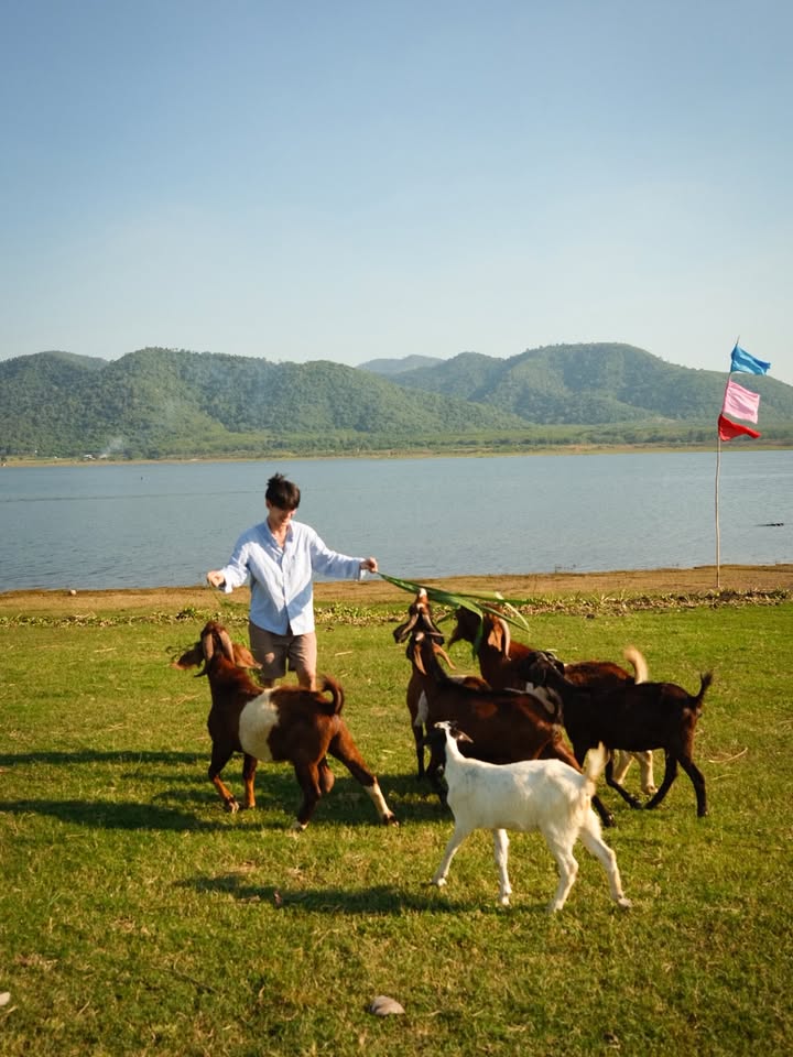 เฟริสท์ - ฉลองรัฐ นอบสำโรง