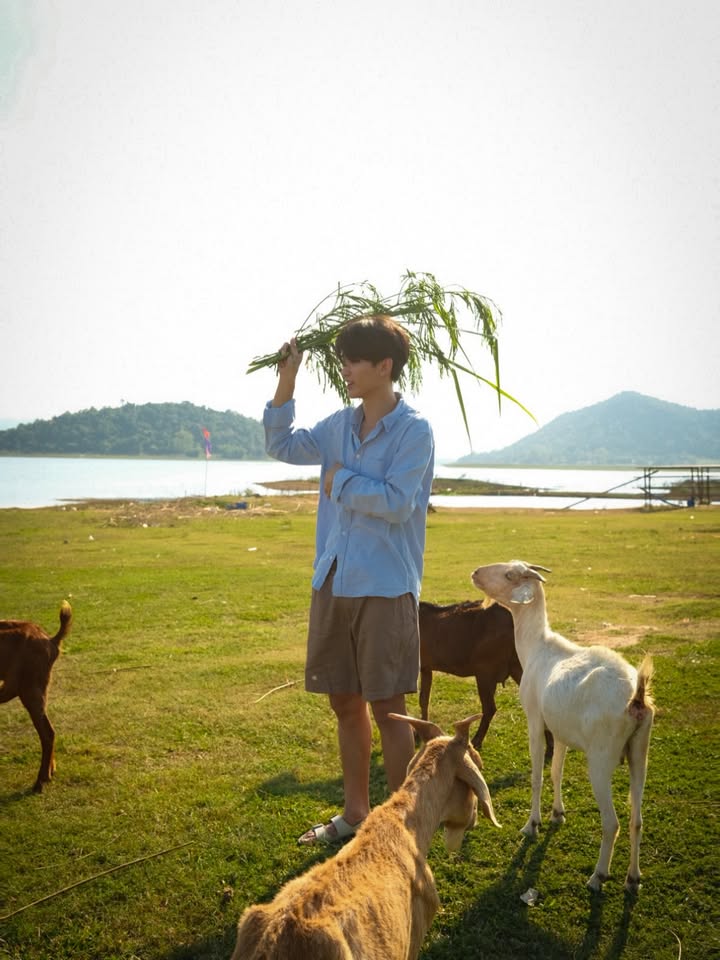 เฟริสท์ - ฉลองรัฐ นอบสำโรง