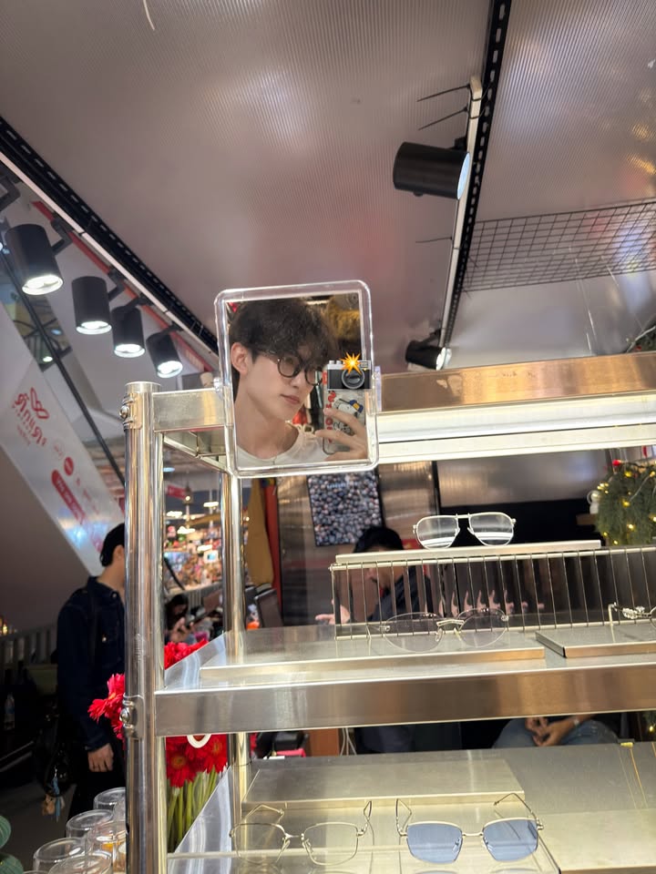 เฟริสท์ - ฉลองรัฐ นอบสำโรง