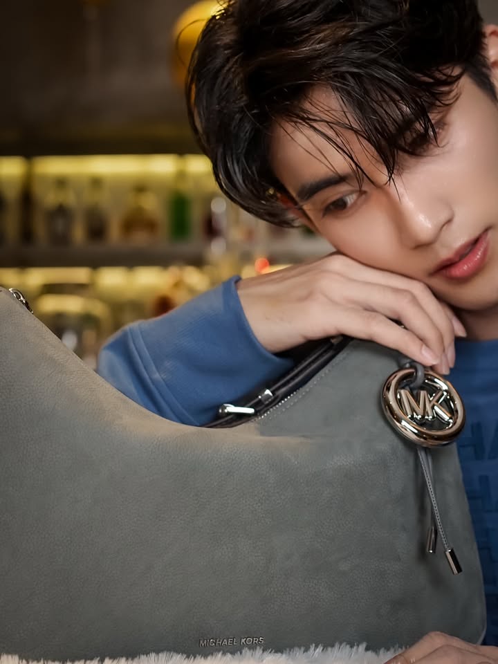 เฟริสท์ - ฉลองรัฐ นอบสำโรง