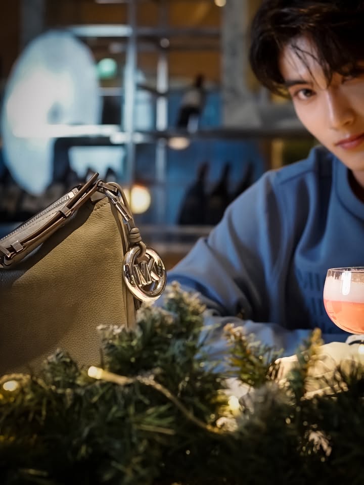 เฟริสท์ - ฉลองรัฐ นอบสำโรง