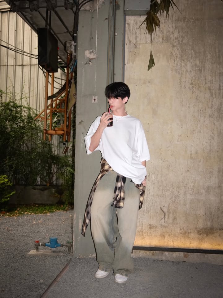 เฟริสท์ - ฉลองรัฐ นอบสำโรง