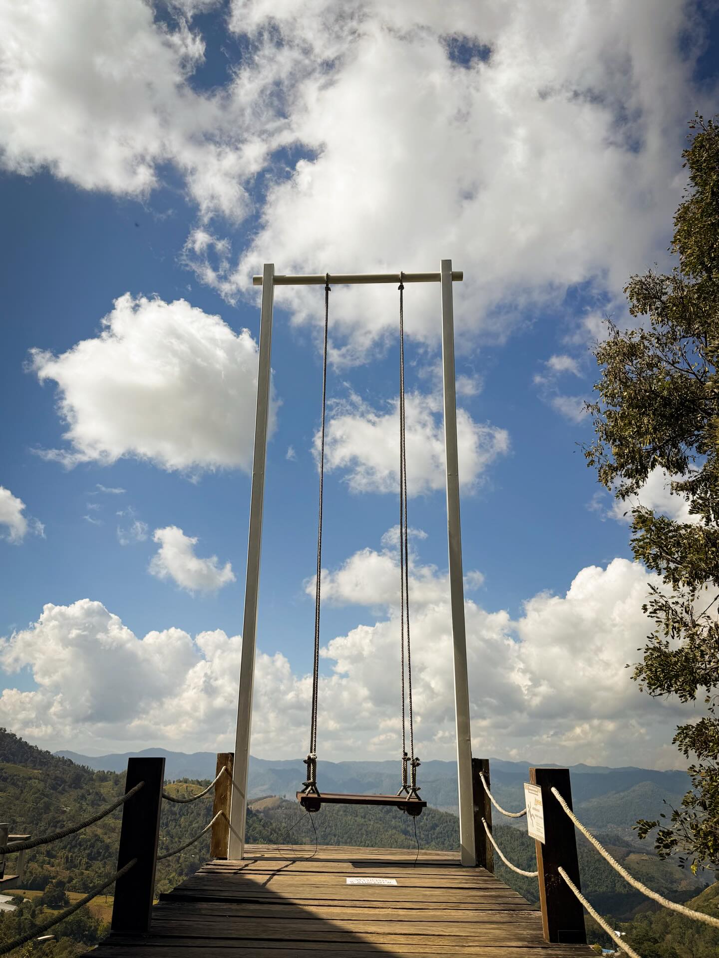 เฟริสท์ - ฉลองรัฐ นอบสำโรง