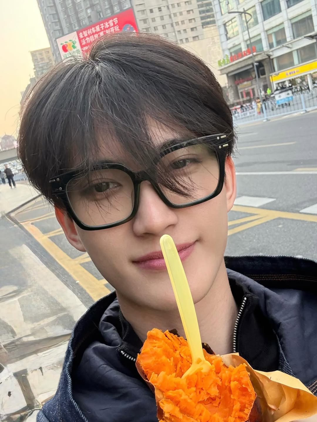 เฟริสท์ - ฉลองรัฐ นอบสำโรง