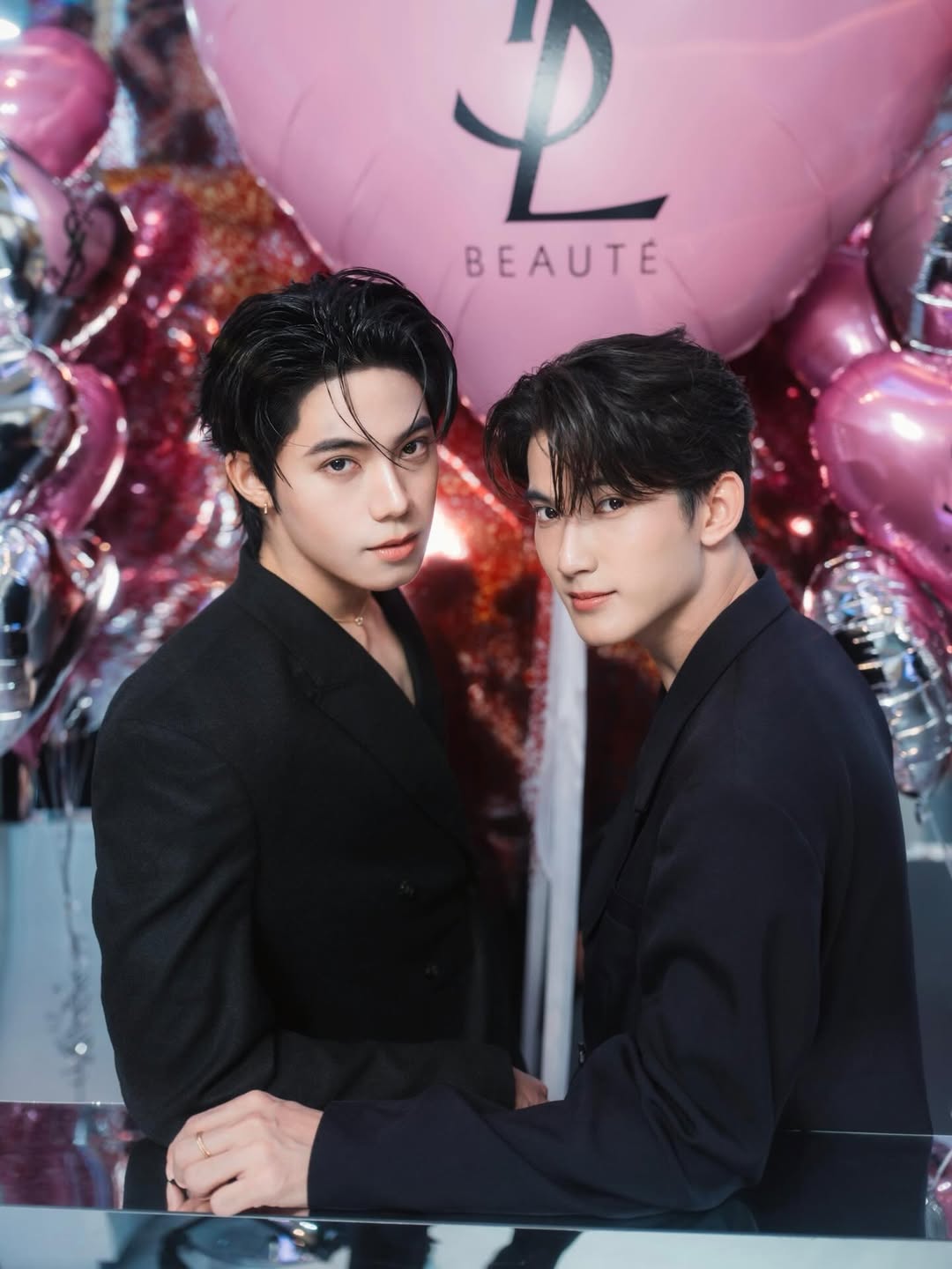 เฟริสท์ - ฉลองรัฐ นอบสำโรง