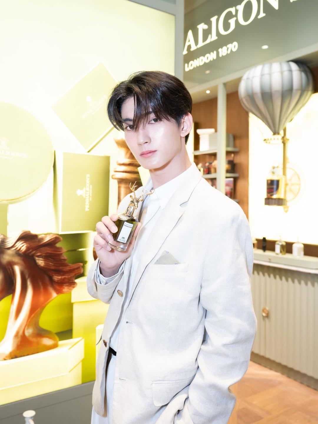 เฟริสท์ - ฉลองรัฐ นอบสำโรง