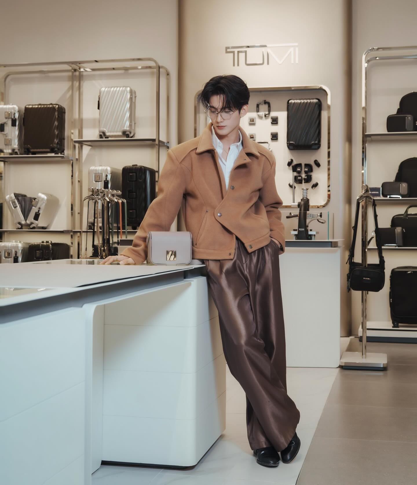 เฟริสท์ - ฉลองรัฐ นอบสำโรง