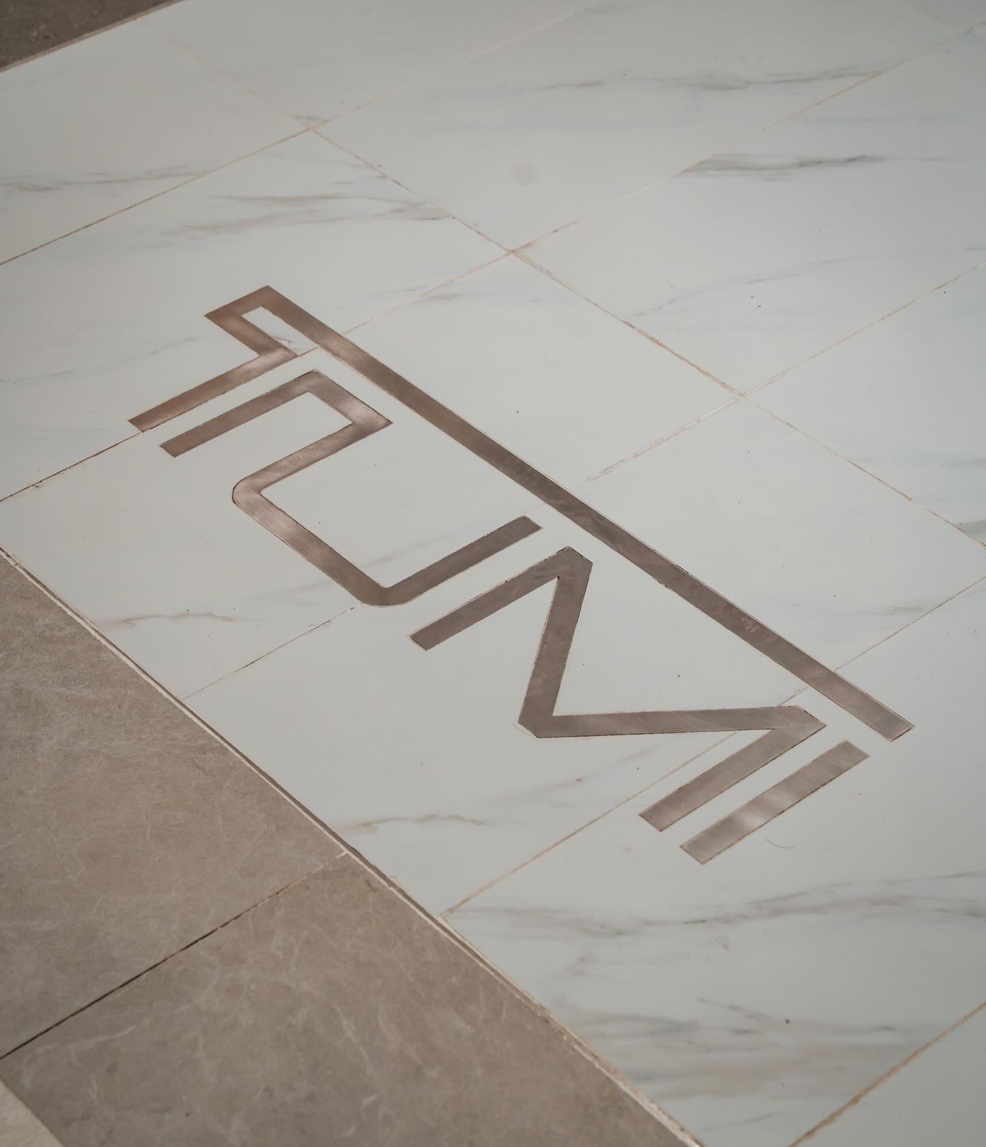 เฟริสท์ - ฉลองรัฐ นอบสำโรง