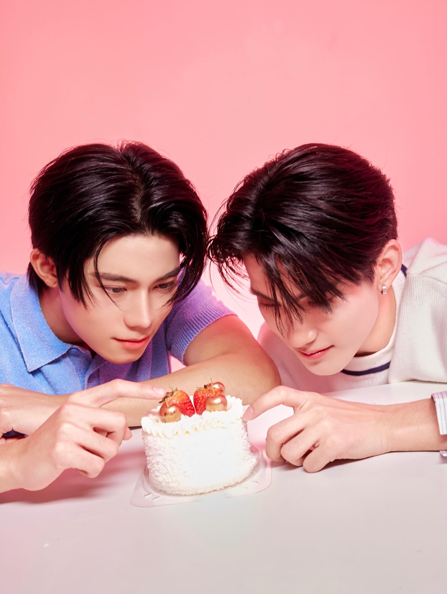 เฟริสท์ - ฉลองรัฐ นอบสำโรง