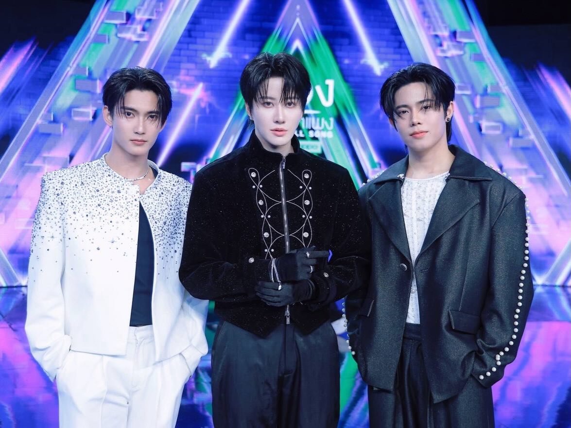 เฟริสท์ - ฉลองรัฐ นอบสำโรง