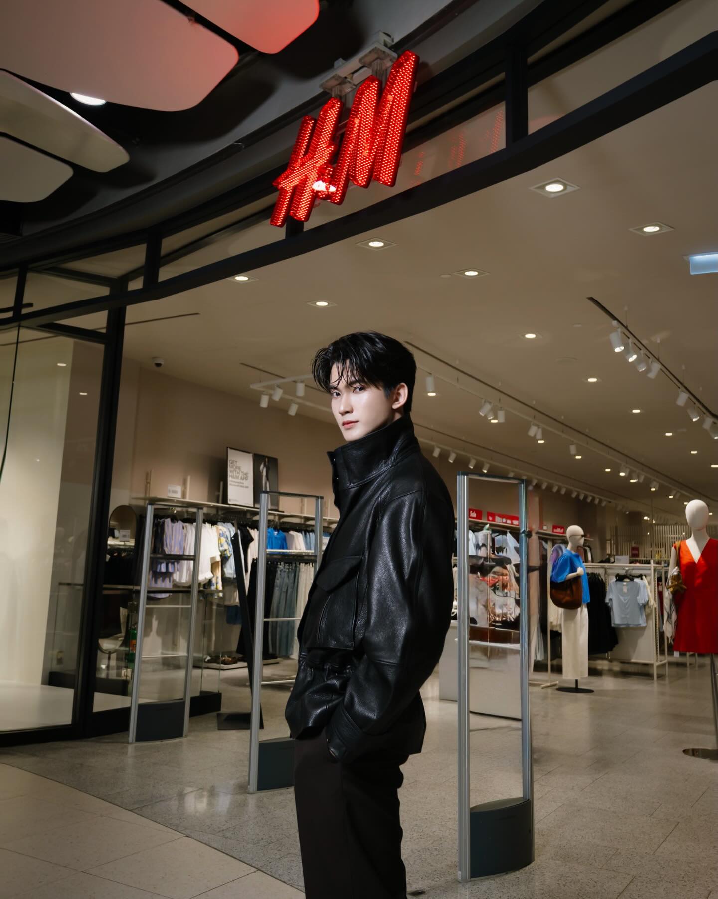 เฟริสท์ - ฉลองรัฐ นอบสำโรง