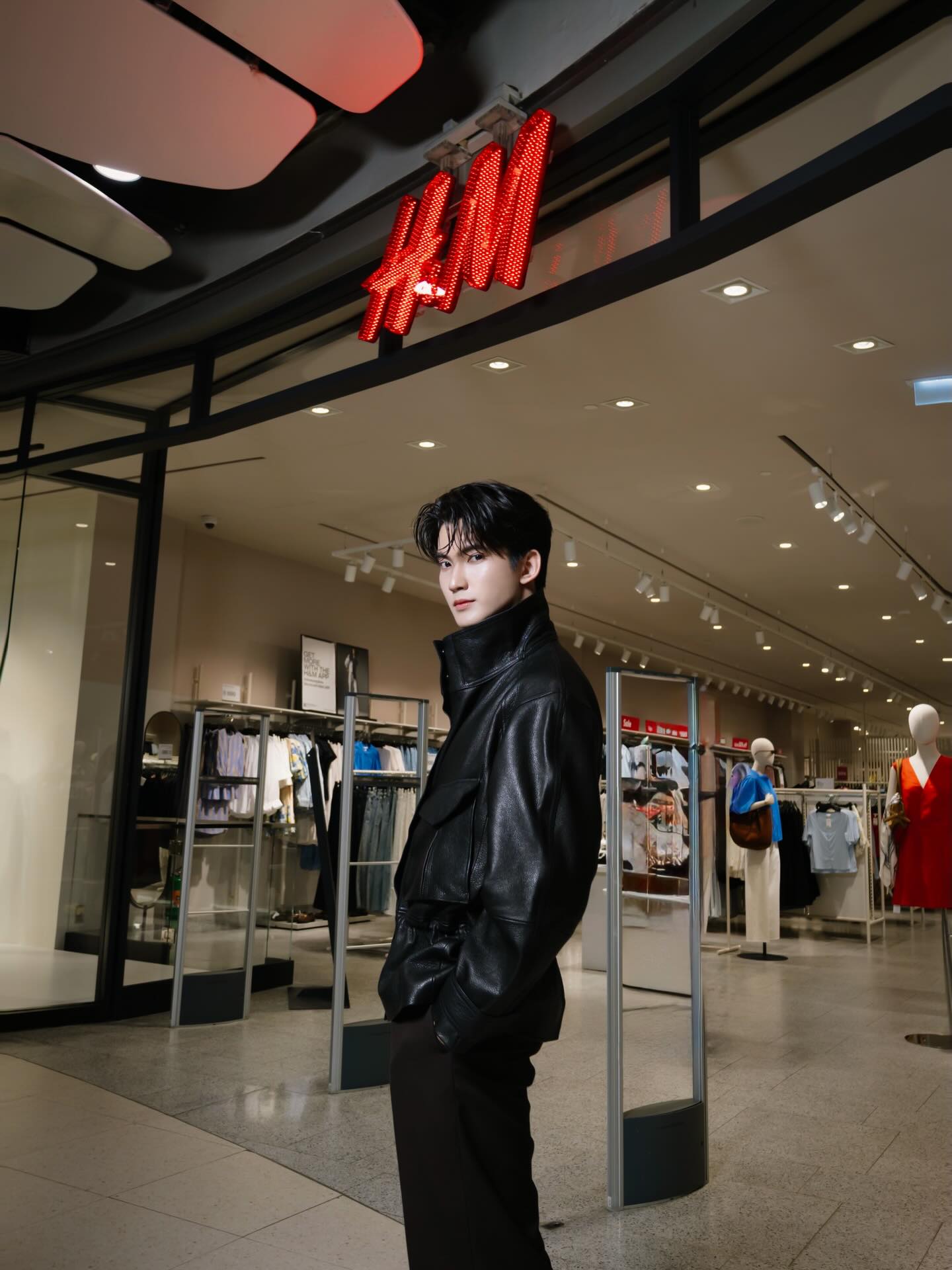 เฟริสท์ - ฉลองรัฐ นอบสำโรง