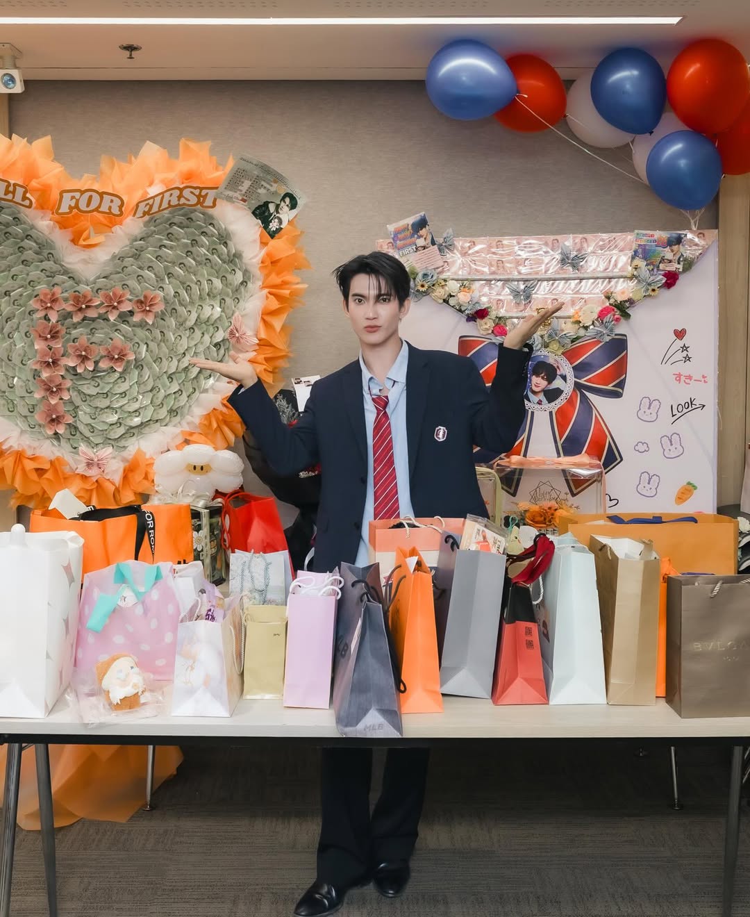 เฟริสท์ - ฉลองรัฐ นอบสำโรง