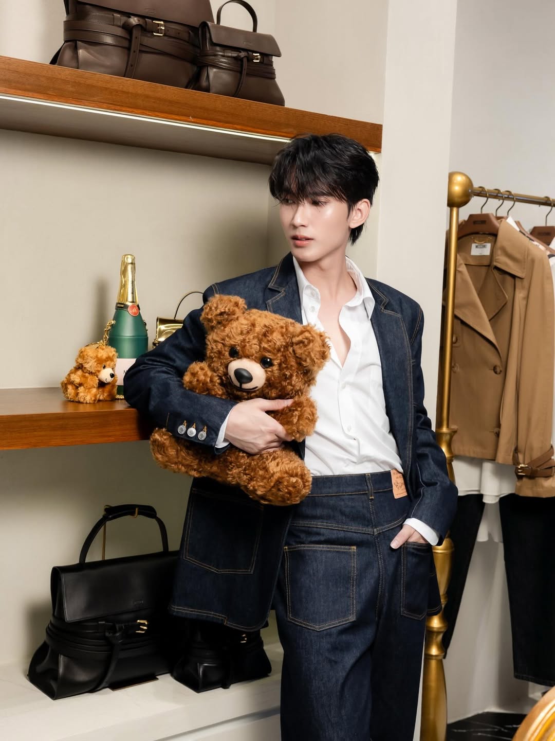 เฟริสท์ - ฉลองรัฐ นอบสำโรง