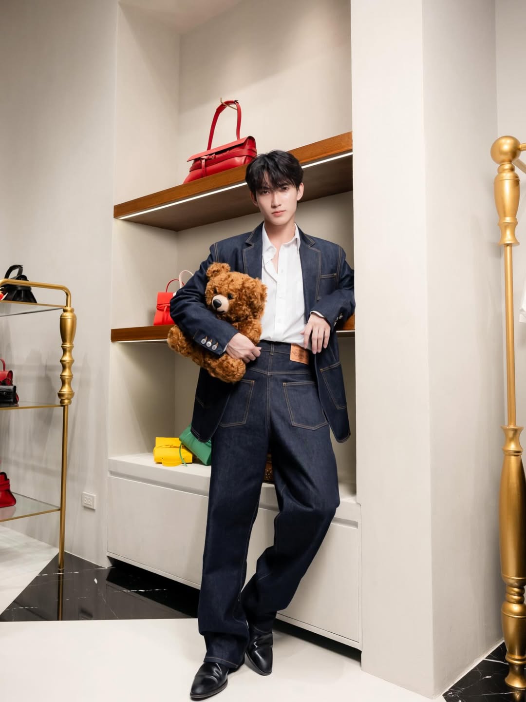 เฟริสท์ - ฉลองรัฐ นอบสำโรง