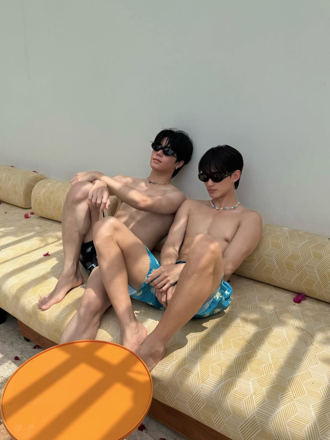 เฟริสท์ - ฉลองรัฐ นอบสำโรง