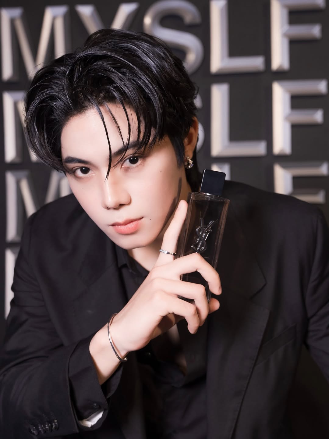 เฟริสท์ - ฉลองรัฐ นอบสำโรง