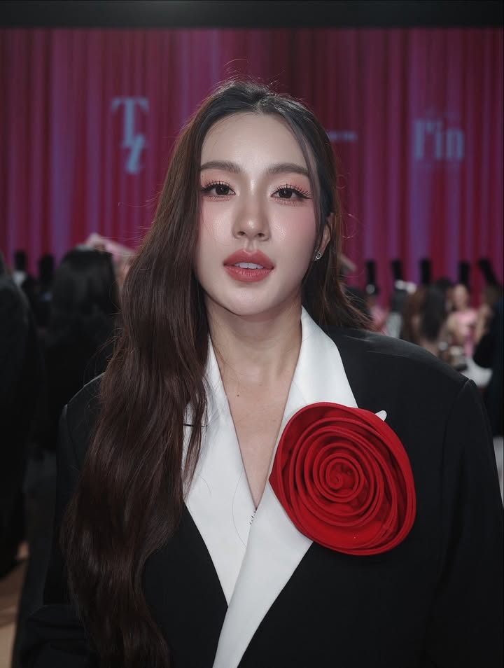 เอนจอย - ธิดารัตน์ ปรือทอง