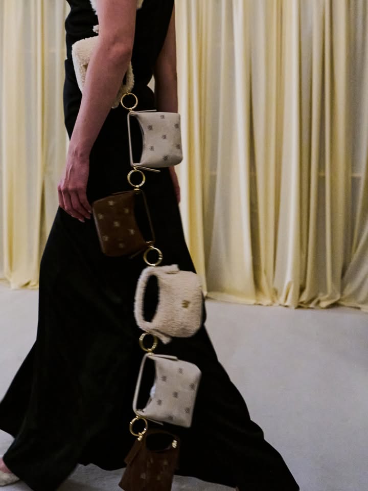 เอนจอย - ธิดารัตน์ ปรือทอง