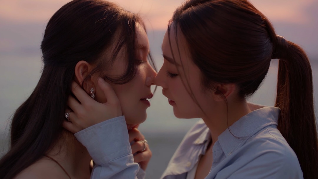 เอนจอย - ธิดารัตน์ ปรือทอง