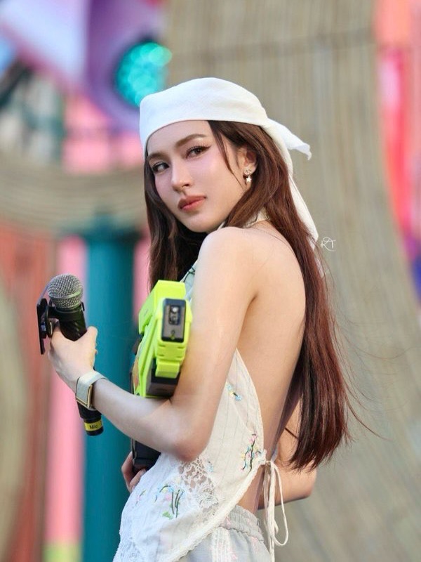 เอนจอย - ธิดารัตน์ ปรือทอง