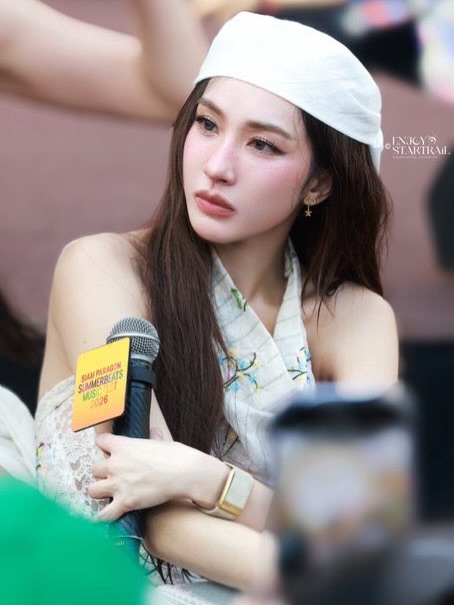 เอนจอย - ธิดารัตน์ ปรือทอง
