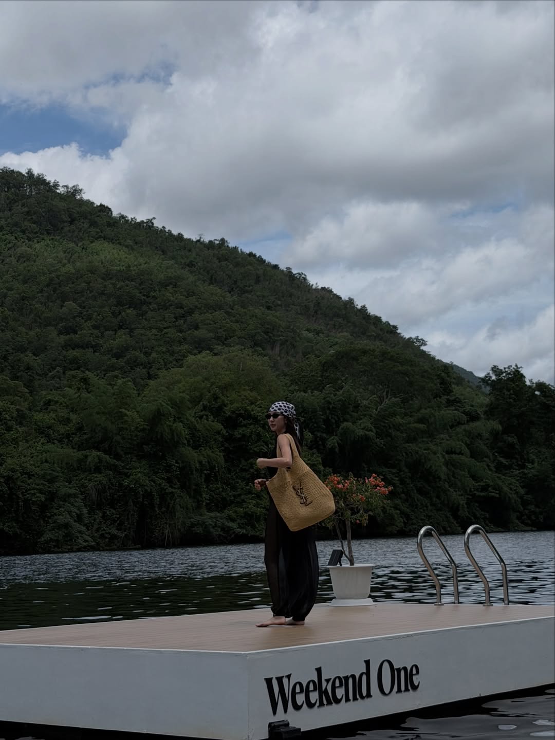 เอนจอย - ธิดารัตน์ ปรือทอง