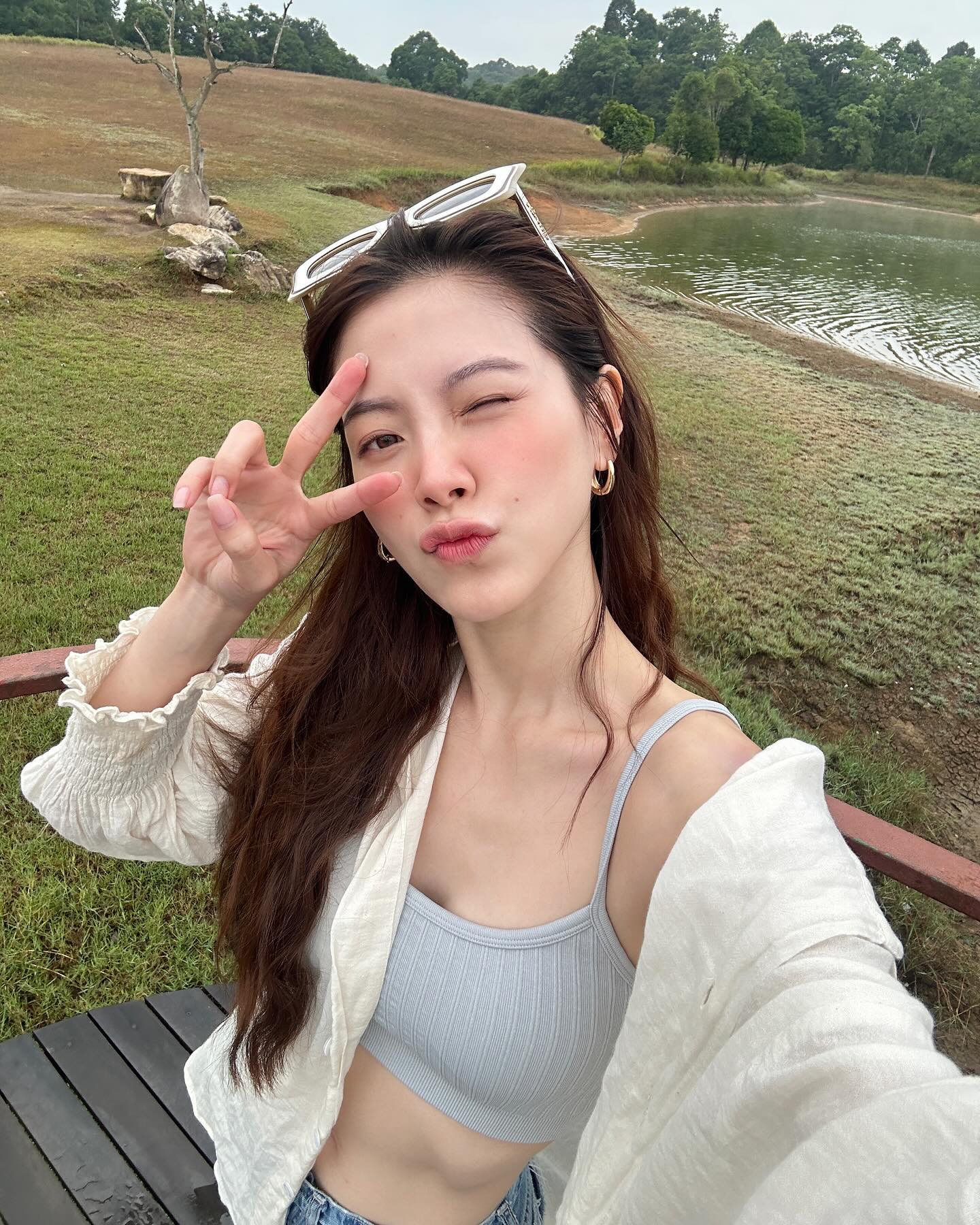 ใบเฟิร์น - พิมพ์ชนก ลือวิเศษไพบูลย์