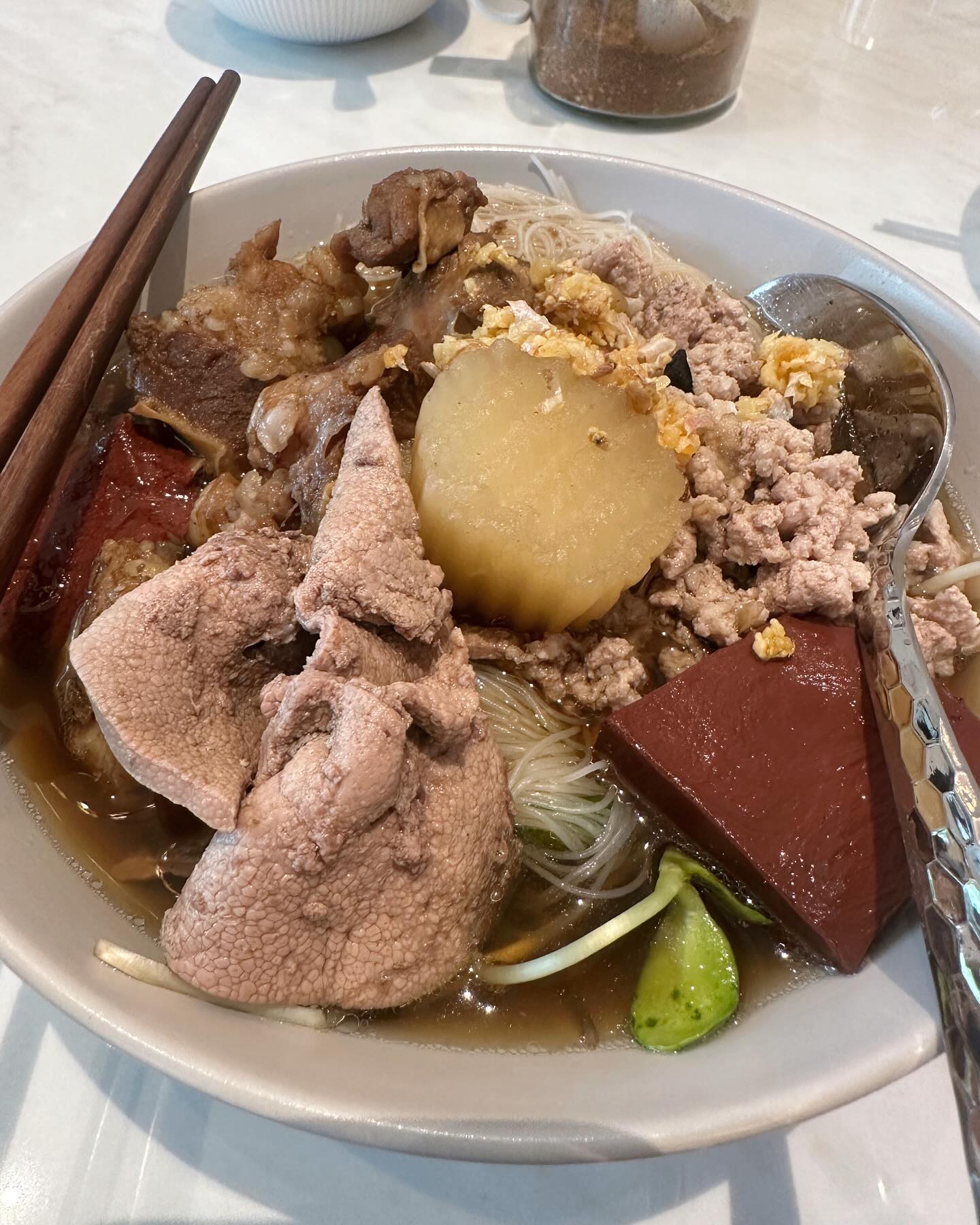 ใบเฟิร์น - พิมพ์ชนก ลือวิเศษไพบูลย์