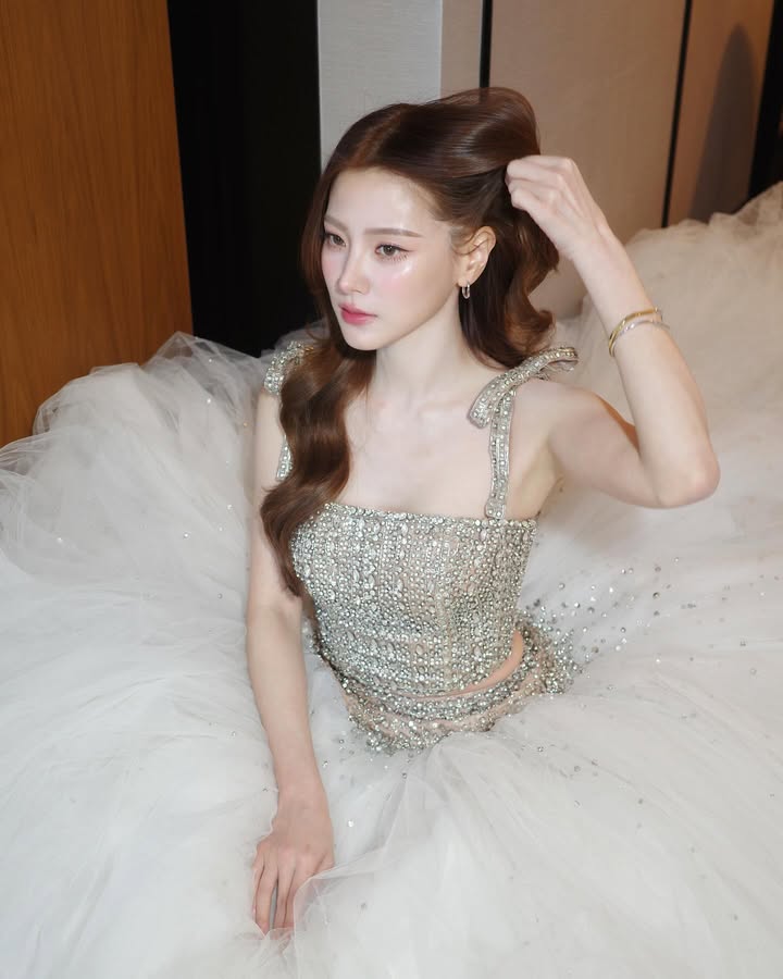 ใบเฟิร์น - พิมพ์ชนก ลือวิเศษไพบูลย์