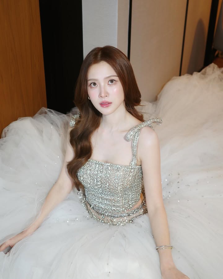 ใบเฟิร์น - พิมพ์ชนก ลือวิเศษไพบูลย์
