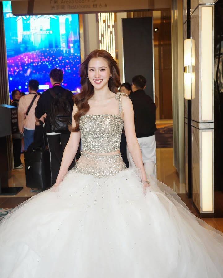 ใบเฟิร์น - พิมพ์ชนก ลือวิเศษไพบูลย์