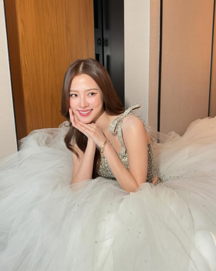 ใบเฟิร์น - พิมพ์ชนก ลือวิเศษไพบูลย์