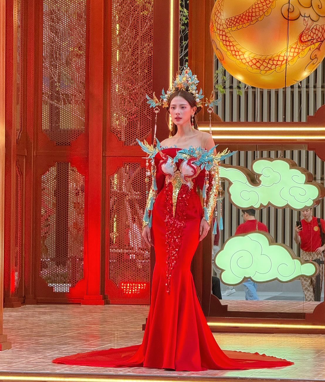 ใบเฟิร์น - พิมพ์ชนก ลือวิเศษไพบูลย์