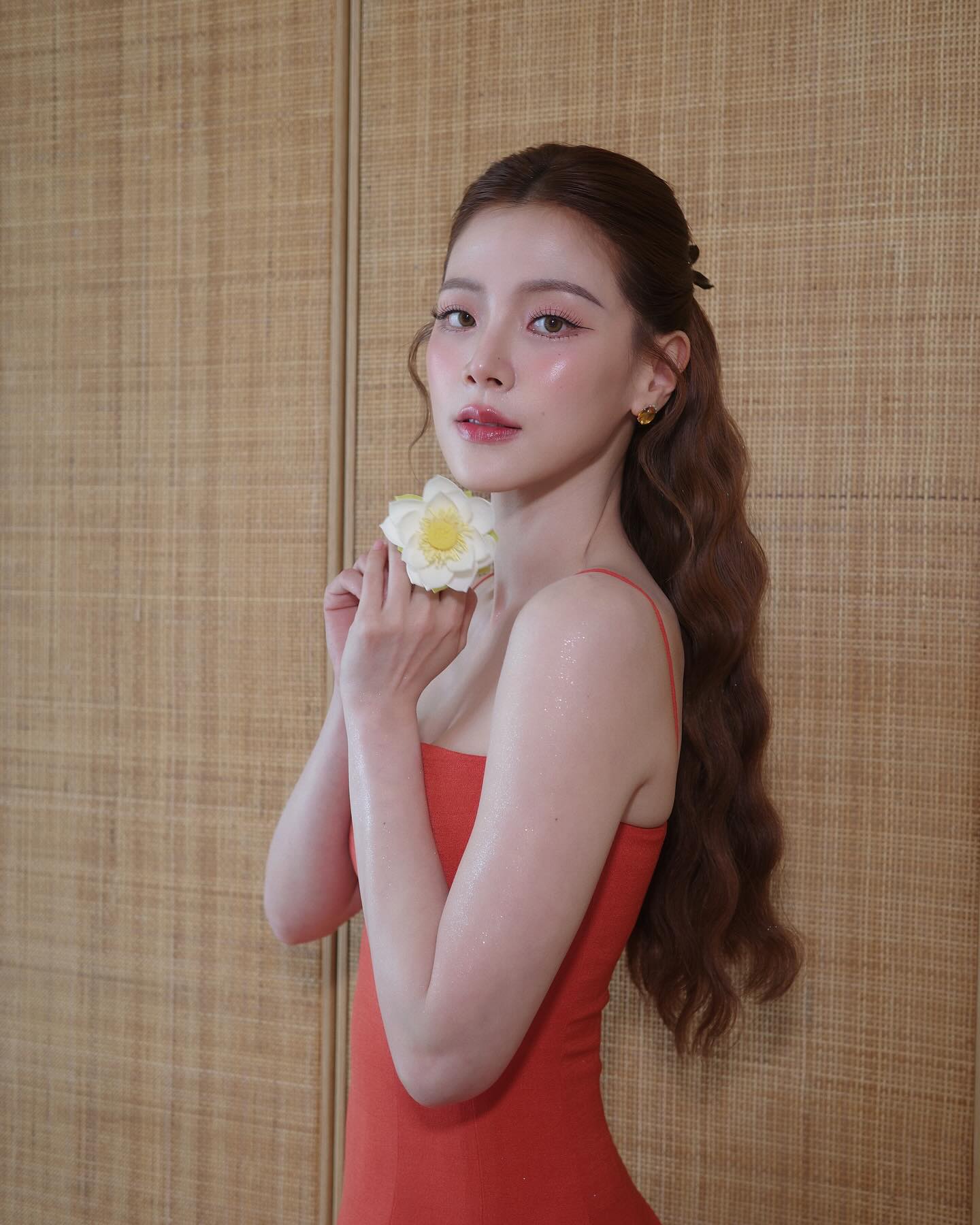 ใบเฟิร์น - พิมพ์ชนก ลือวิเศษไพบูลย์