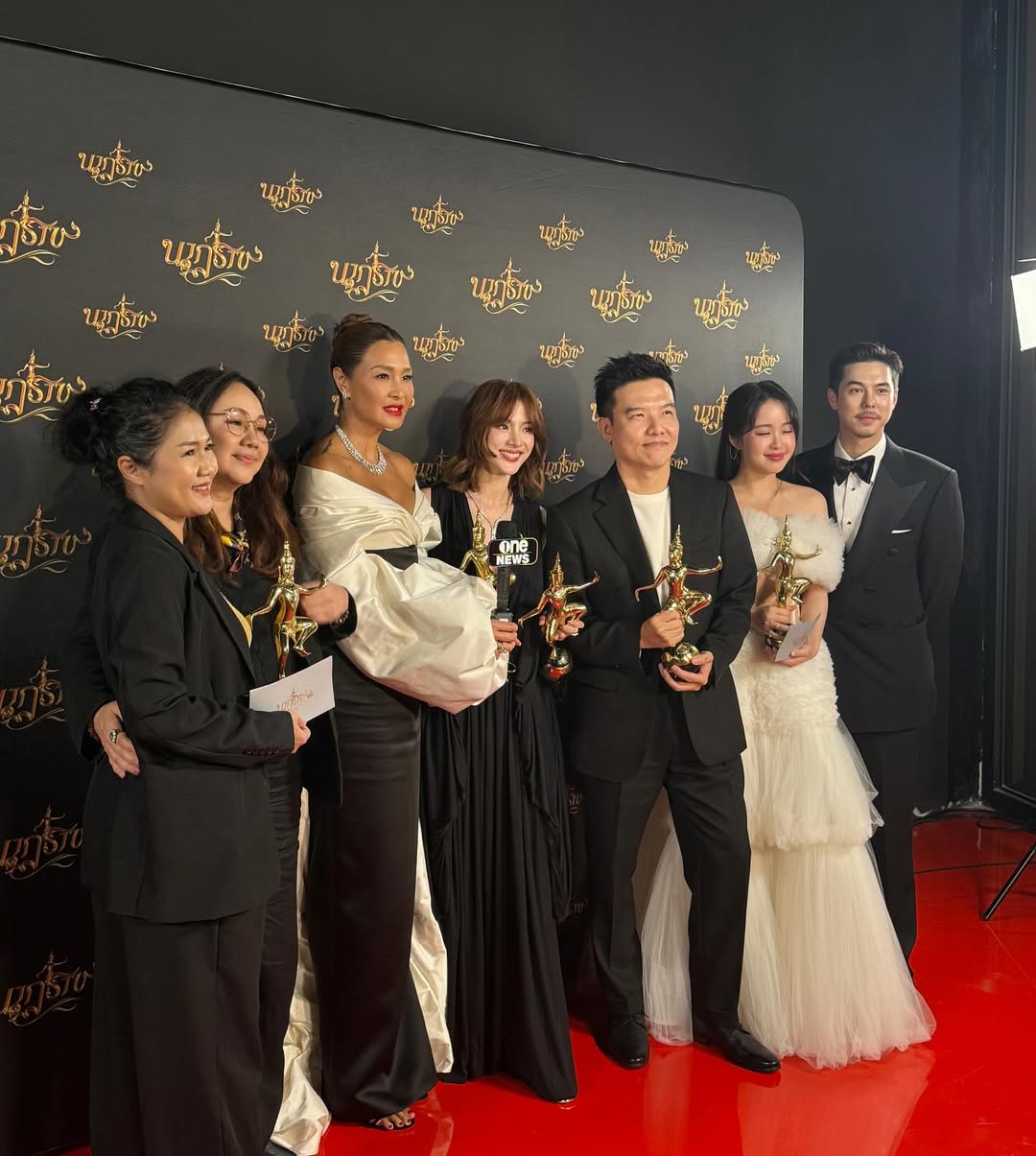 ใบเฟิร์น - พิมพ์ชนก ลือวิเศษไพบูลย์