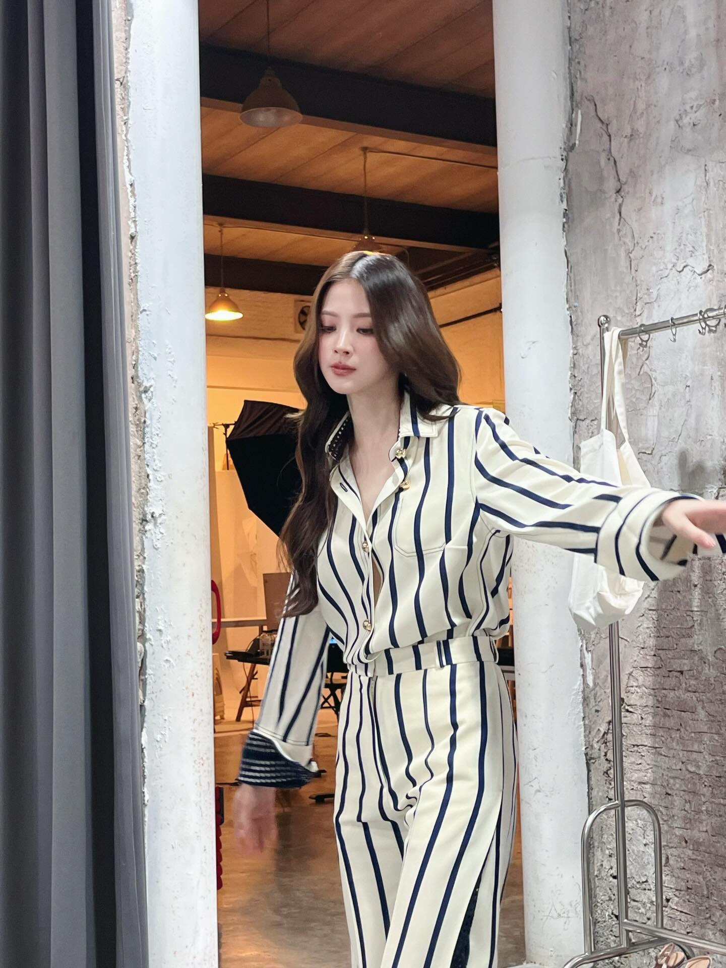 ใบเฟิร์น - พิมพ์ชนก ลือวิเศษไพบูลย์