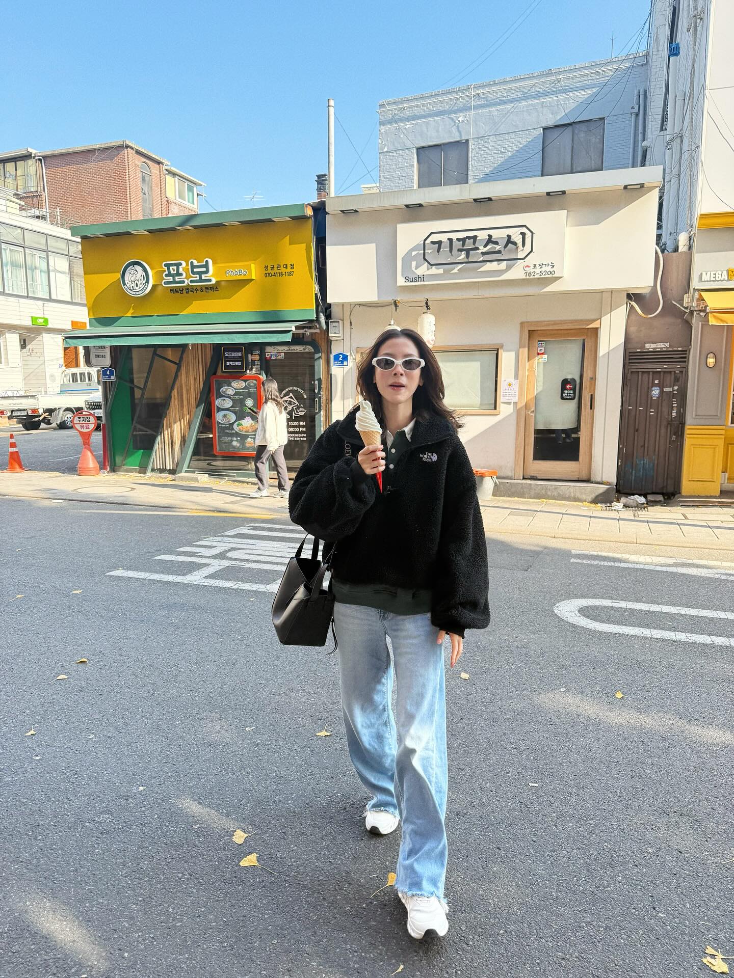 ใบเฟิร์น - พิมพ์ชนก ลือวิเศษไพบูลย์